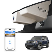 Car rearview mirror built-in dash cam with smartphone app control, 4K Ultra HD recording, GPS tracking and Jeep Renegade models in the background.